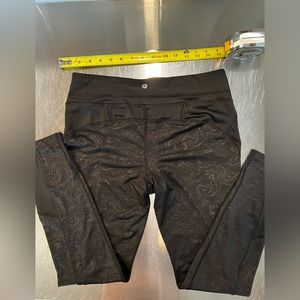 90 degree by Reflex long legging, Med, black. Emboss pattern.